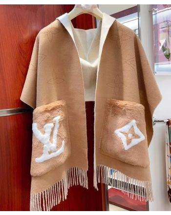 Louis Vuitton Women's Cold Reykjavik Scarf Coffee